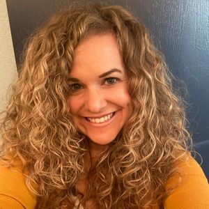 Meet your Posher, Cristina